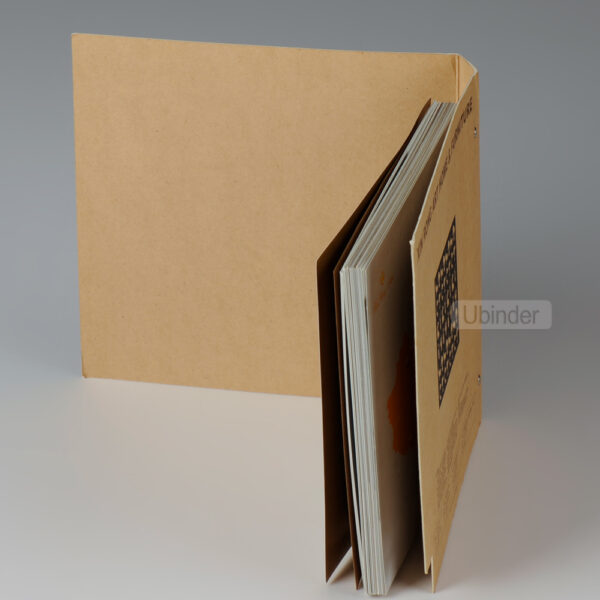 UB_Earth_Friendly_Binders_073_04